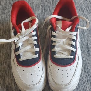 NIKE BOYS SNEAKERS